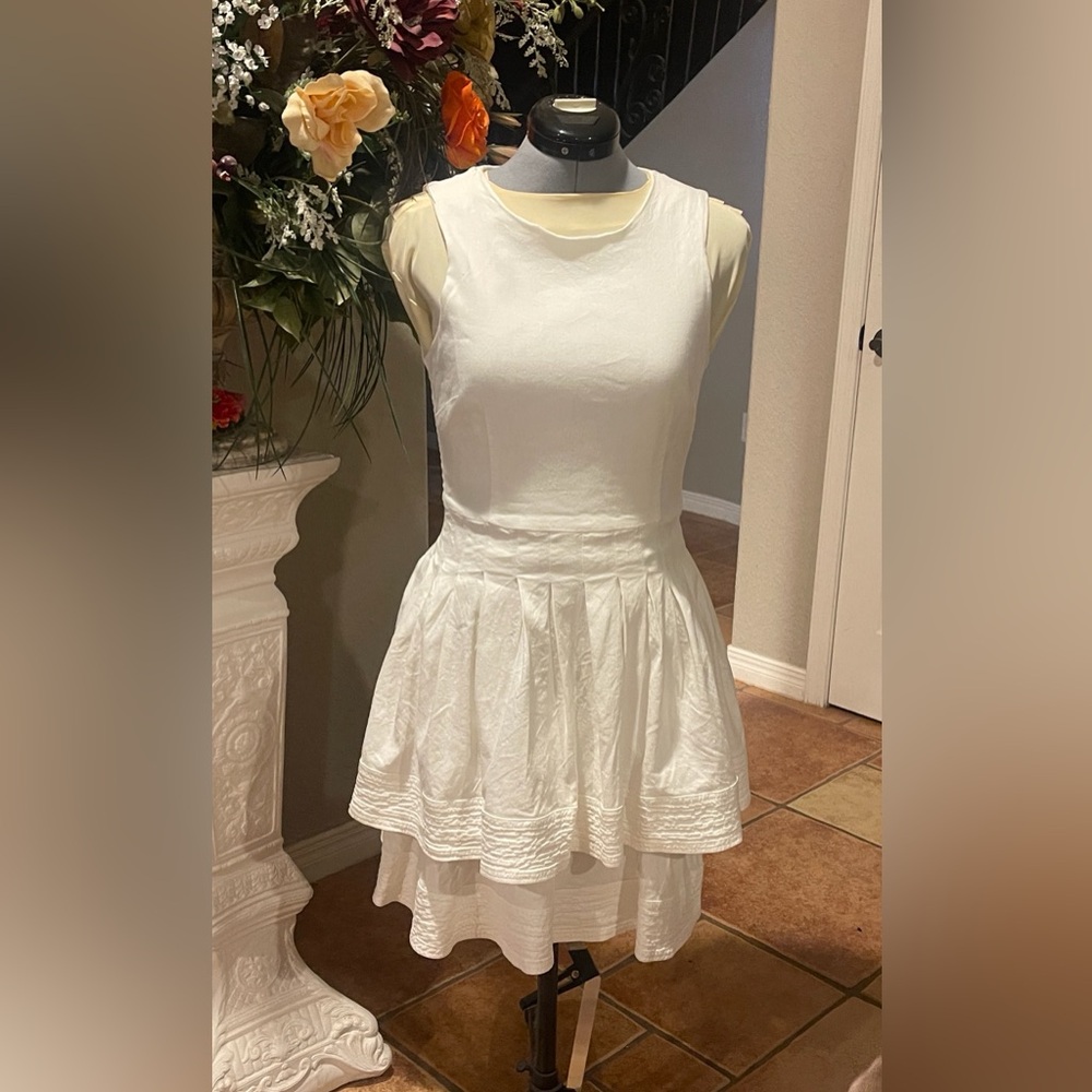 Antonio Melani Cream ruffled dress size 4